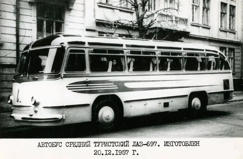 ЛАЗ-695 турист