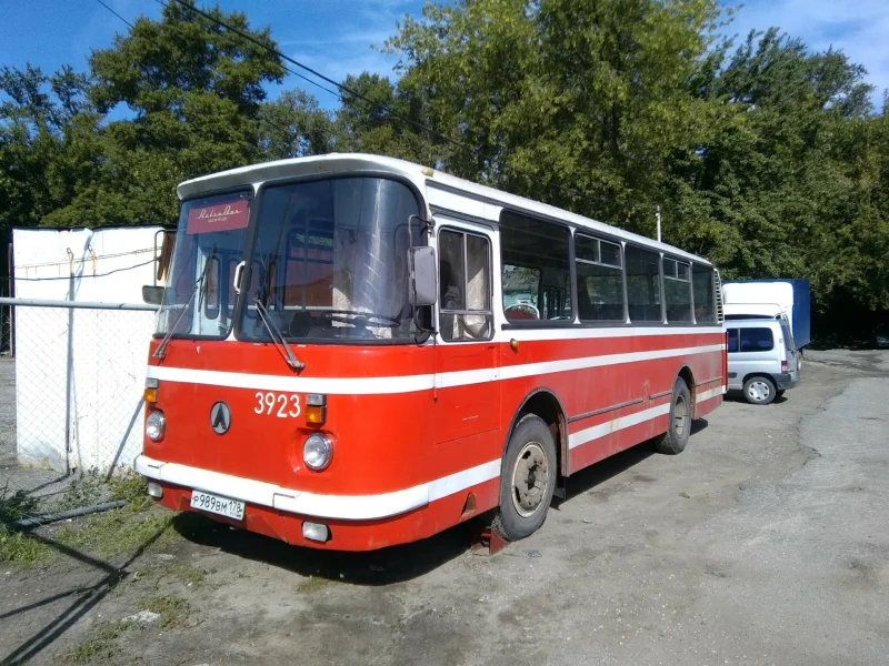 Автобус ЛАЗ 2000г фото