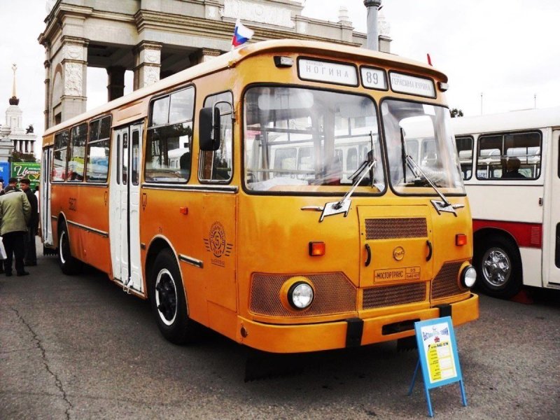 Автобус ЛИАЗ 677 СССР