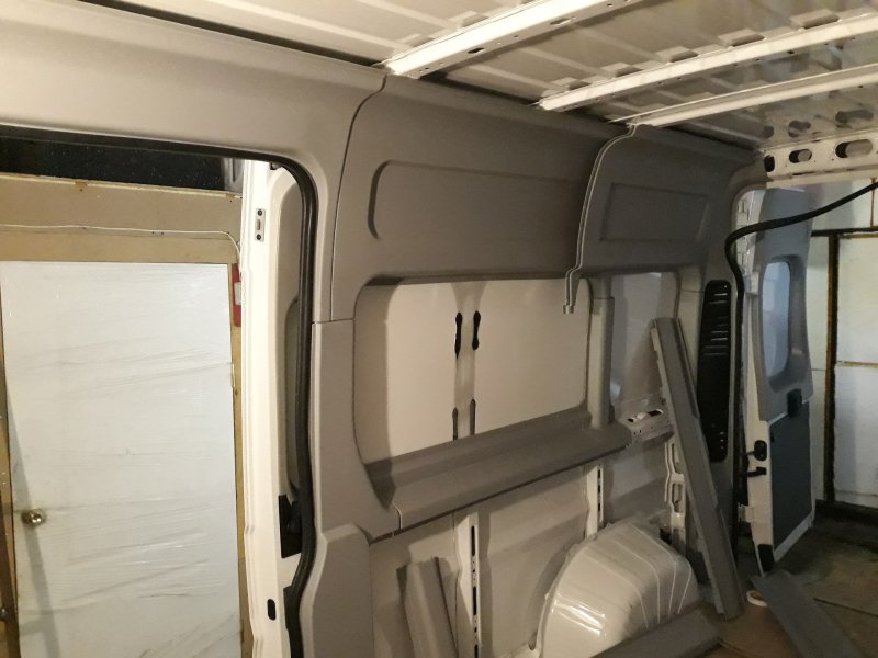 Peugeot Boxer пассажирский салон
