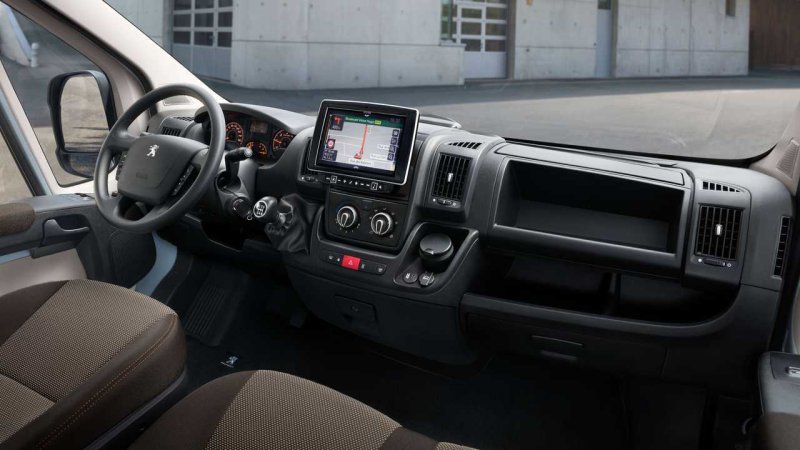 Peugeot Boxer 2021 салон