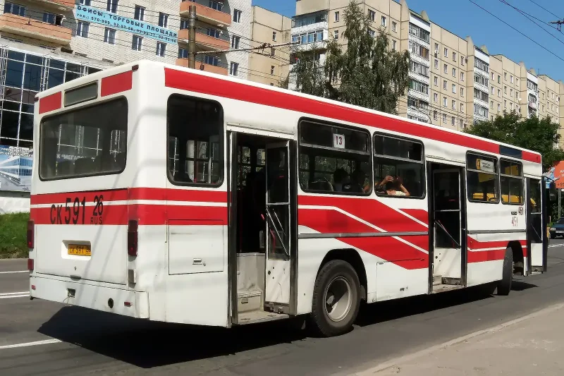 Mercedes-Benz o305