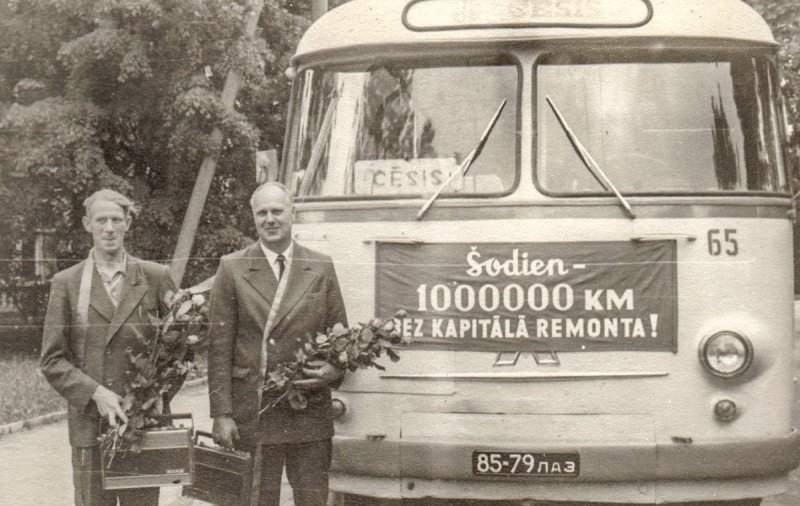 ЛАЗ 695 И ЛАЗ 699