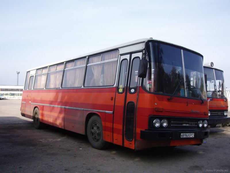 ЛИАЗ 677 капот