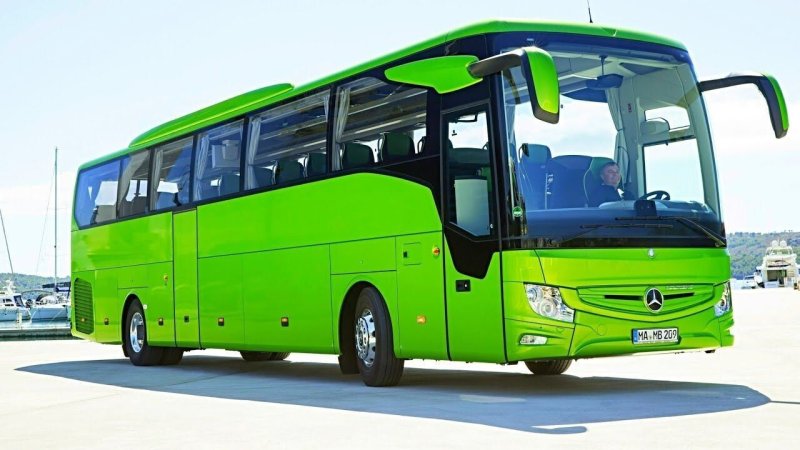 Mercedes Tourismo 2022