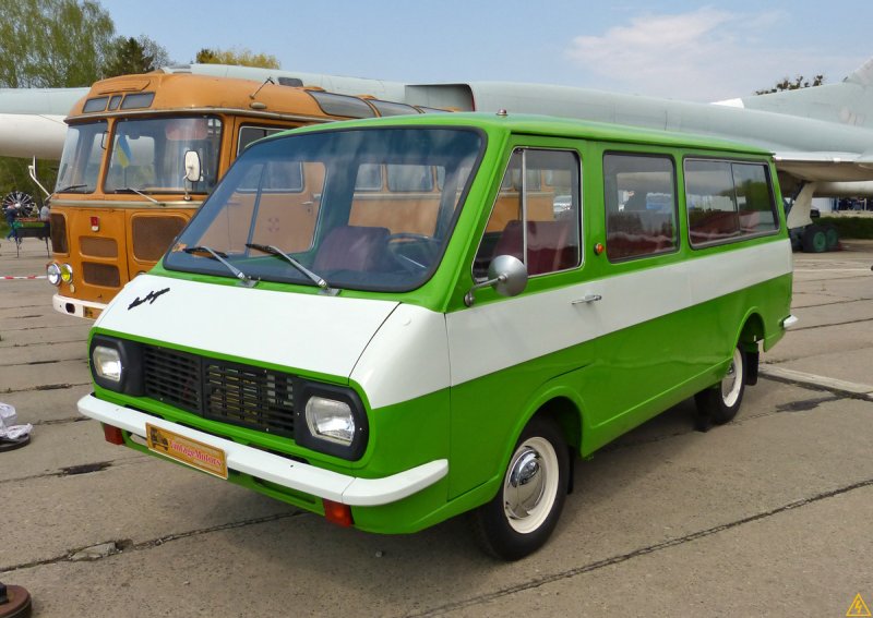РАФ-2203 микроавтобус