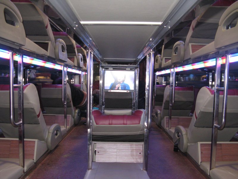 Спальник в автобусе