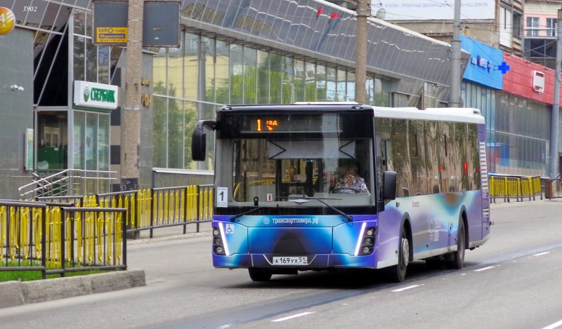 Новый полунизкопольный ЛИАЗ 5292