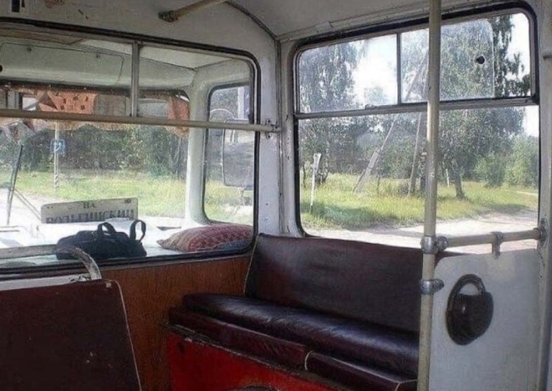 ЛИАЗ 677 салон