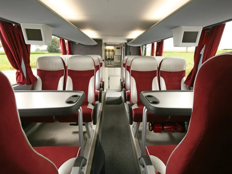 Автобус Neoplan Skyliner