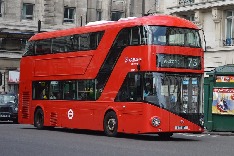 Лондонский автобус Routemaster