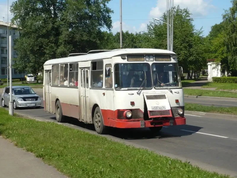 ЛИАЗ-677 5625