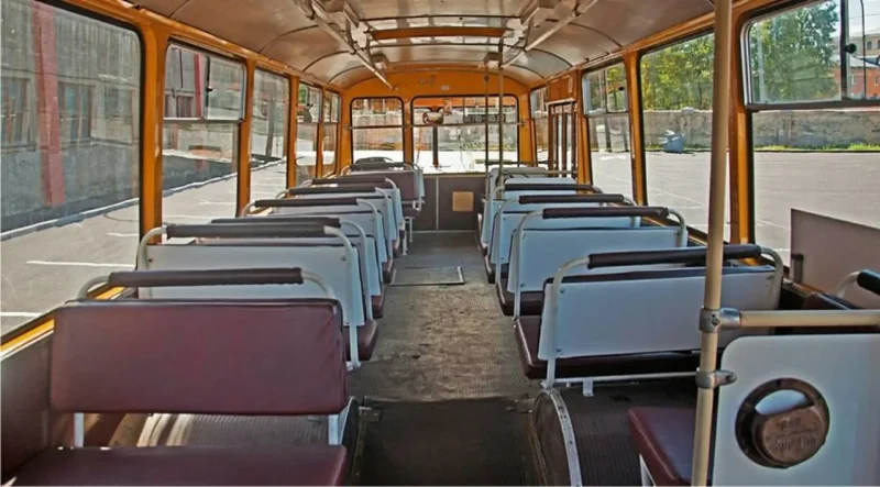 Автобус ЛИАЗ 677 салон