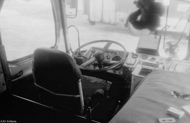 ЛИАЗ 677м кабина водителя