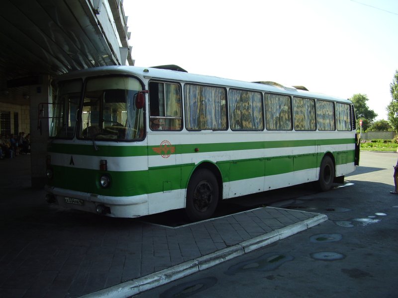 ЛАЗ 699 лобовое стекло