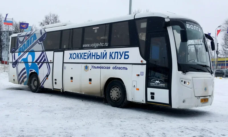 Волголайн волгоград елань. VOLGALINE автобусы. Волга линии автобус Волгоград. Хк Волга. Хоккеисты в автобусе.