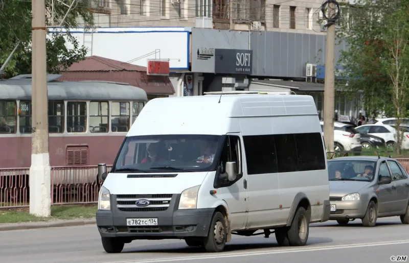 Марка автобуса: Форд 222702.