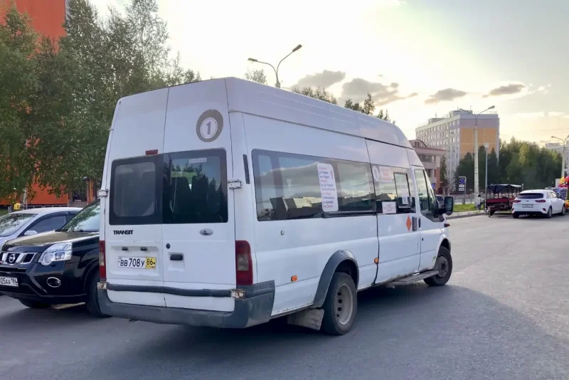 Ждем автобус Форд