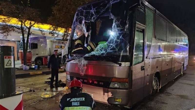 Автобус 233