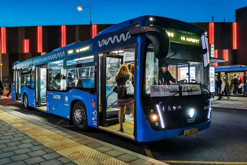 НЕФАЗ 5299 кабина водителя