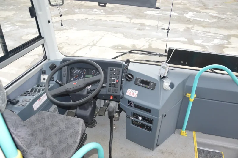 НЕФАЗ 5299 кабина водителя