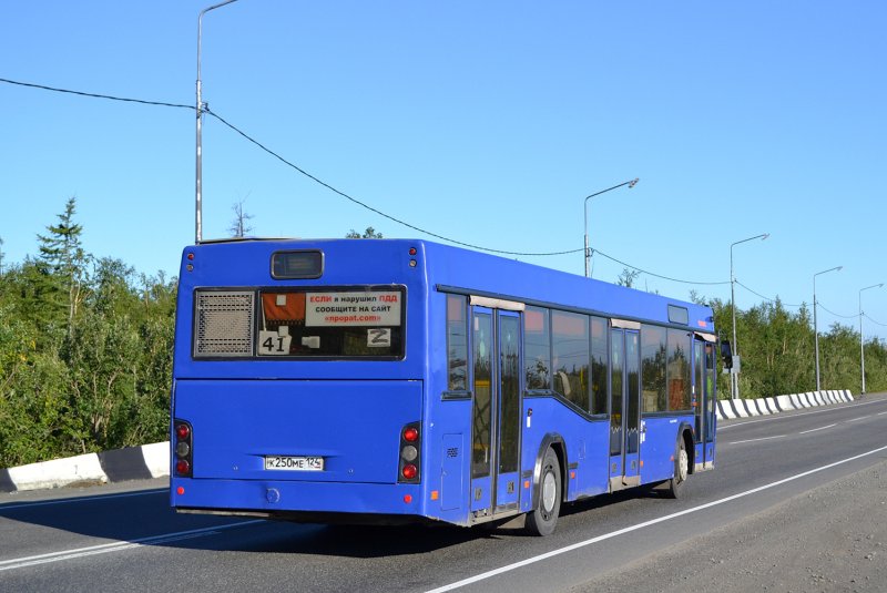 МАЗ 206 сбоку