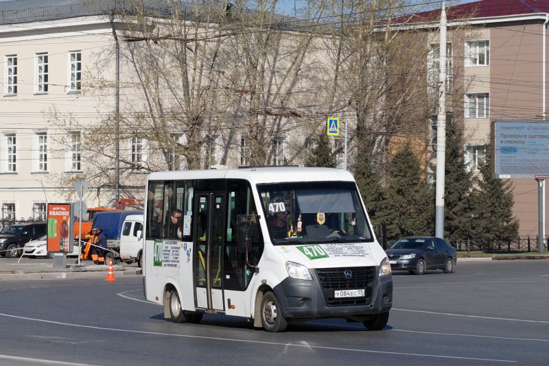 В автобусе только водитель