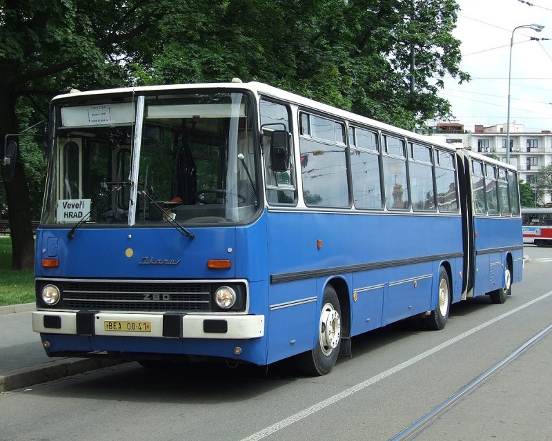 Икарус 250 красный