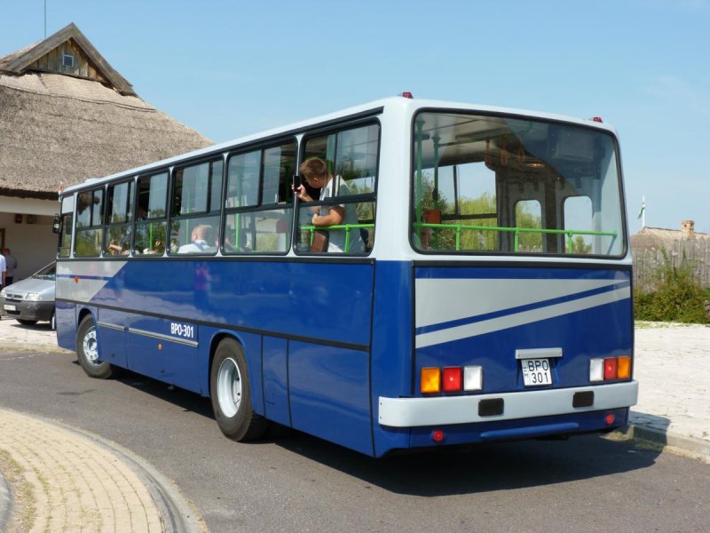 Икарус 256 красный