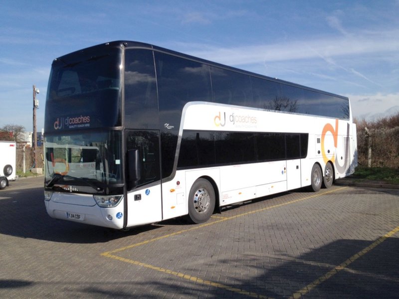 VANHOOL Astromega