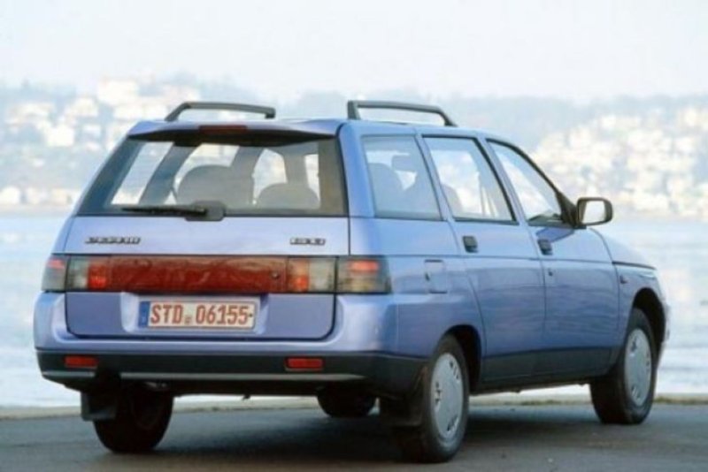Лада 111 сзади