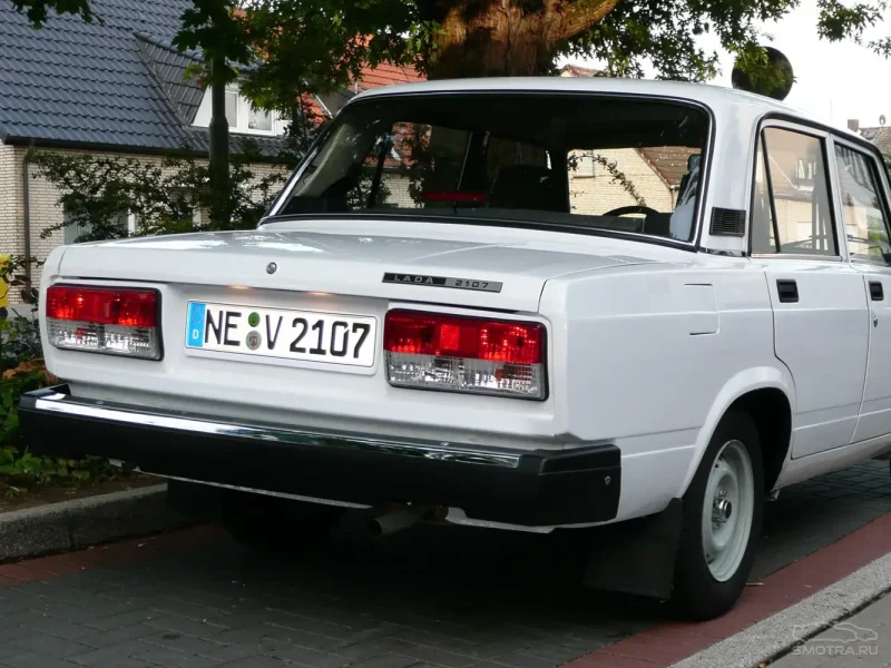 Артикулы ваз 2107. ВАЗ 2107 – семерка, Люкс. Lada 2107 сзади. Жигули ВАЗ 2107 сзади. ВАЗ 2107 новая сзади.