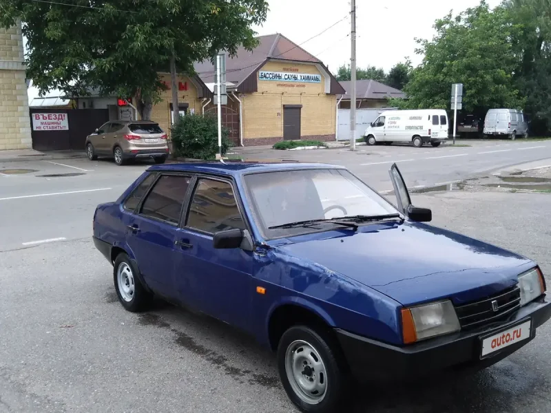 Лада 21099 синяя