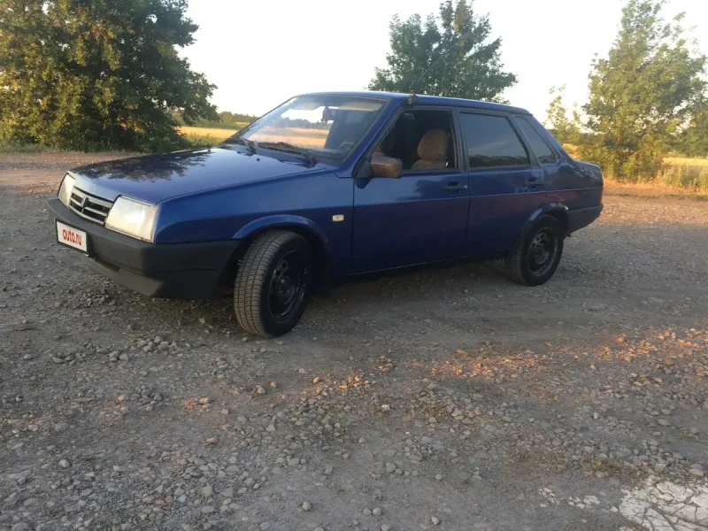 ВАЗ 21099 синяя