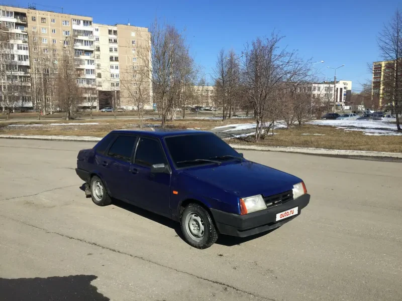 ВАЗ 21099 темно синяя