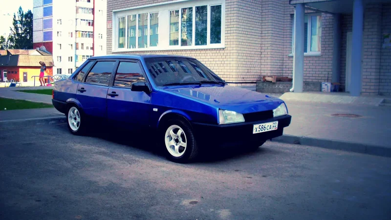 ВАЗ 21099 синяя