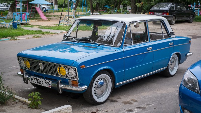ВАЗ 2103 голубая Адриатика