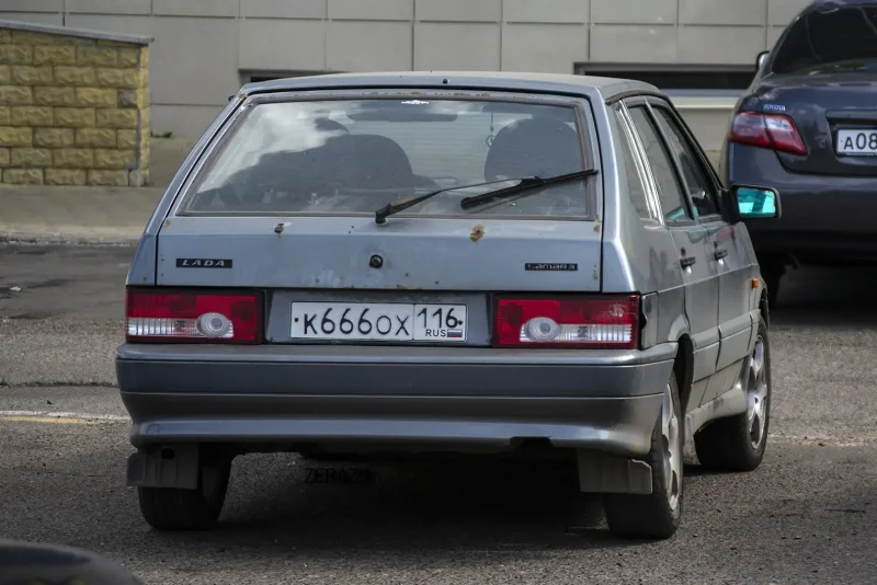 К 406 НН 116 ВАЗ 2114