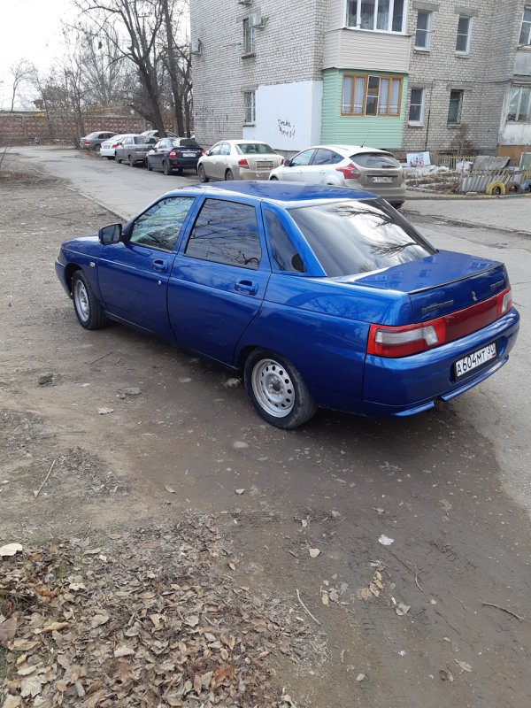 ВАЗ 2110 синяя с черной крышей
