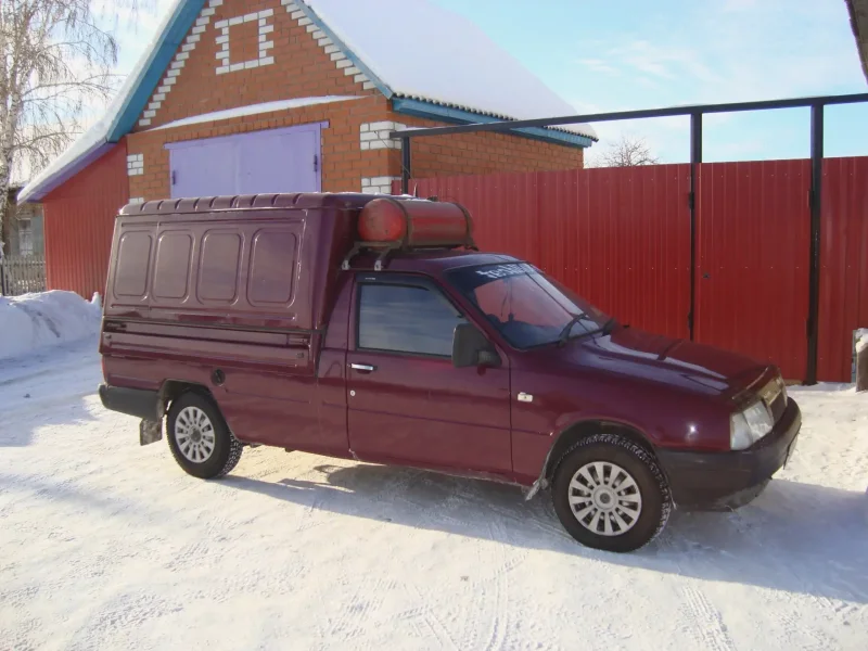 ИЖ 2717 бордовый