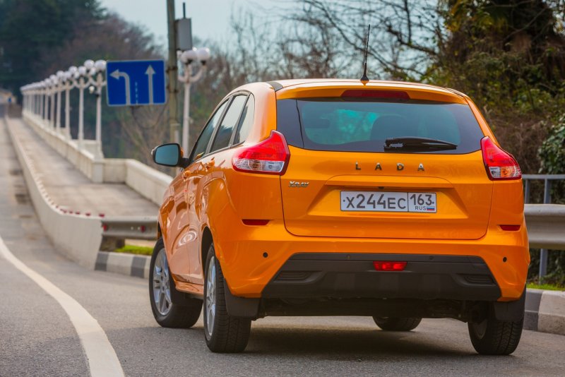 Lada XRAY оранжевый