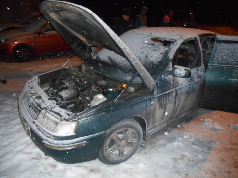 Сгоревший автомобиль ВАЗ 2112