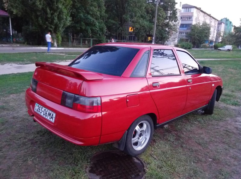 Лада 2110 красная