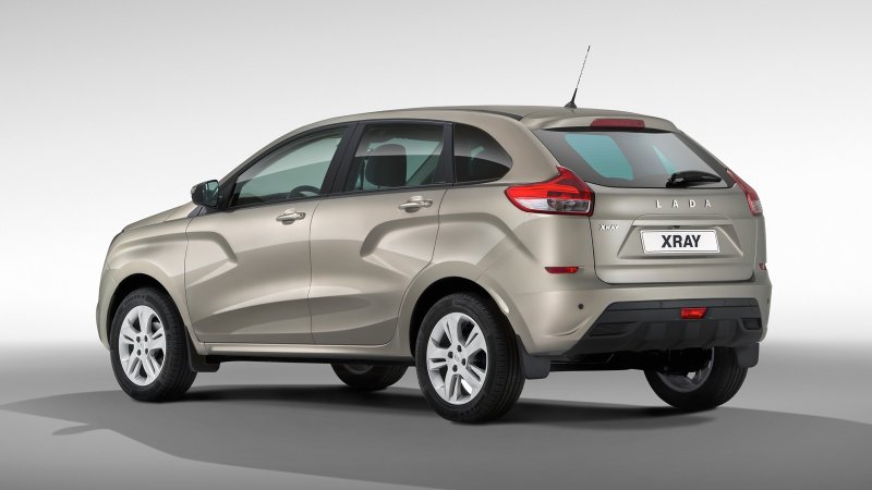 Машина Лада икстрейл