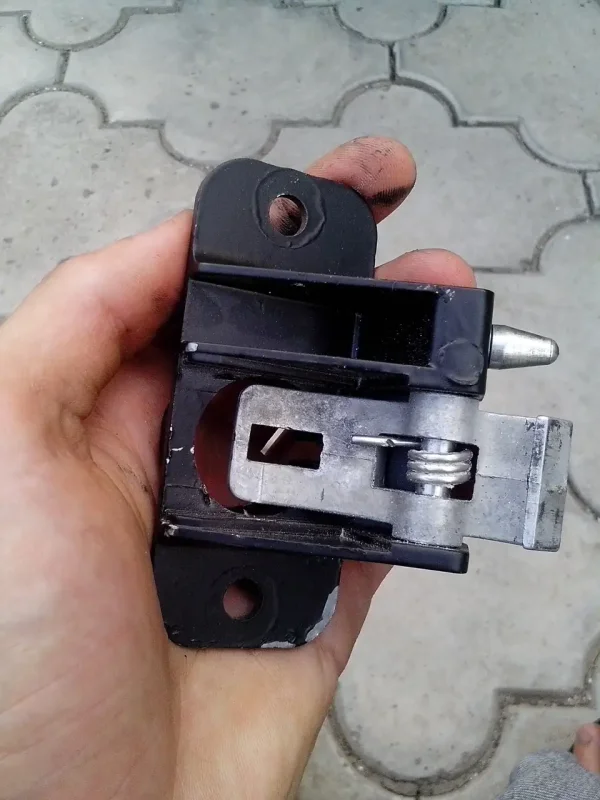 Замок багажника ВАЗ 2204