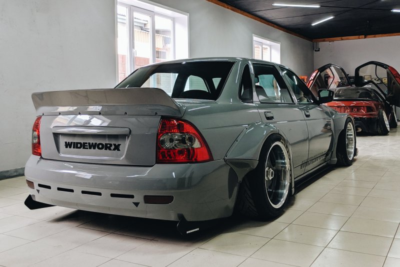 Приора спорт седан