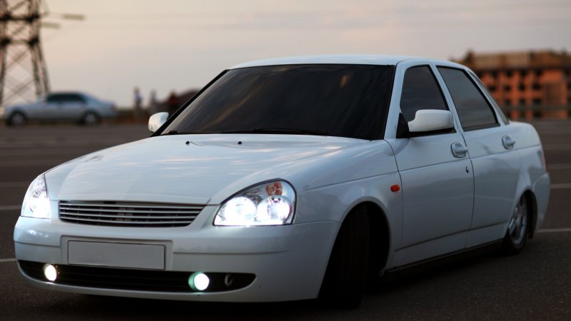 Белая Приора 325