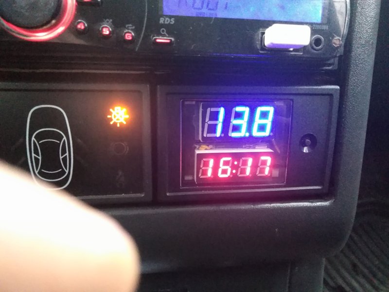 Вольтметр ВАЗ 2110