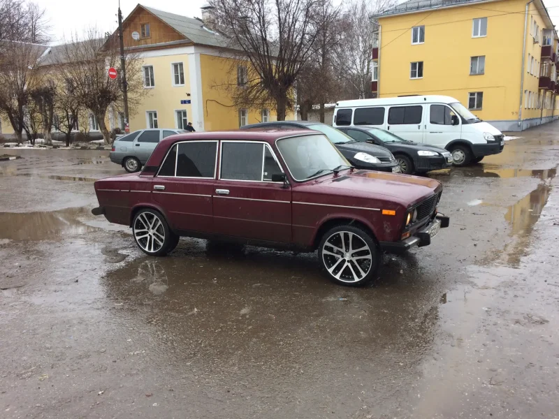ВАЗ 2106 красный гранат