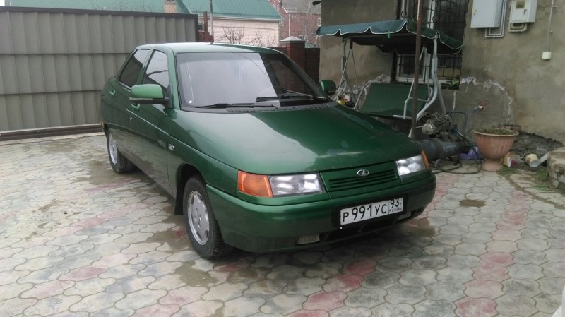 Лада ВАЗ 2110 зеленая